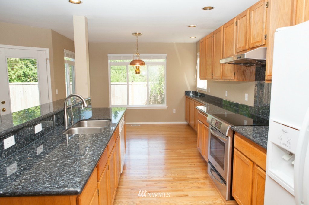 18340 160th Place Southeast Renton, WA 98058 - Photo 4 of 23 Gallery Image 4