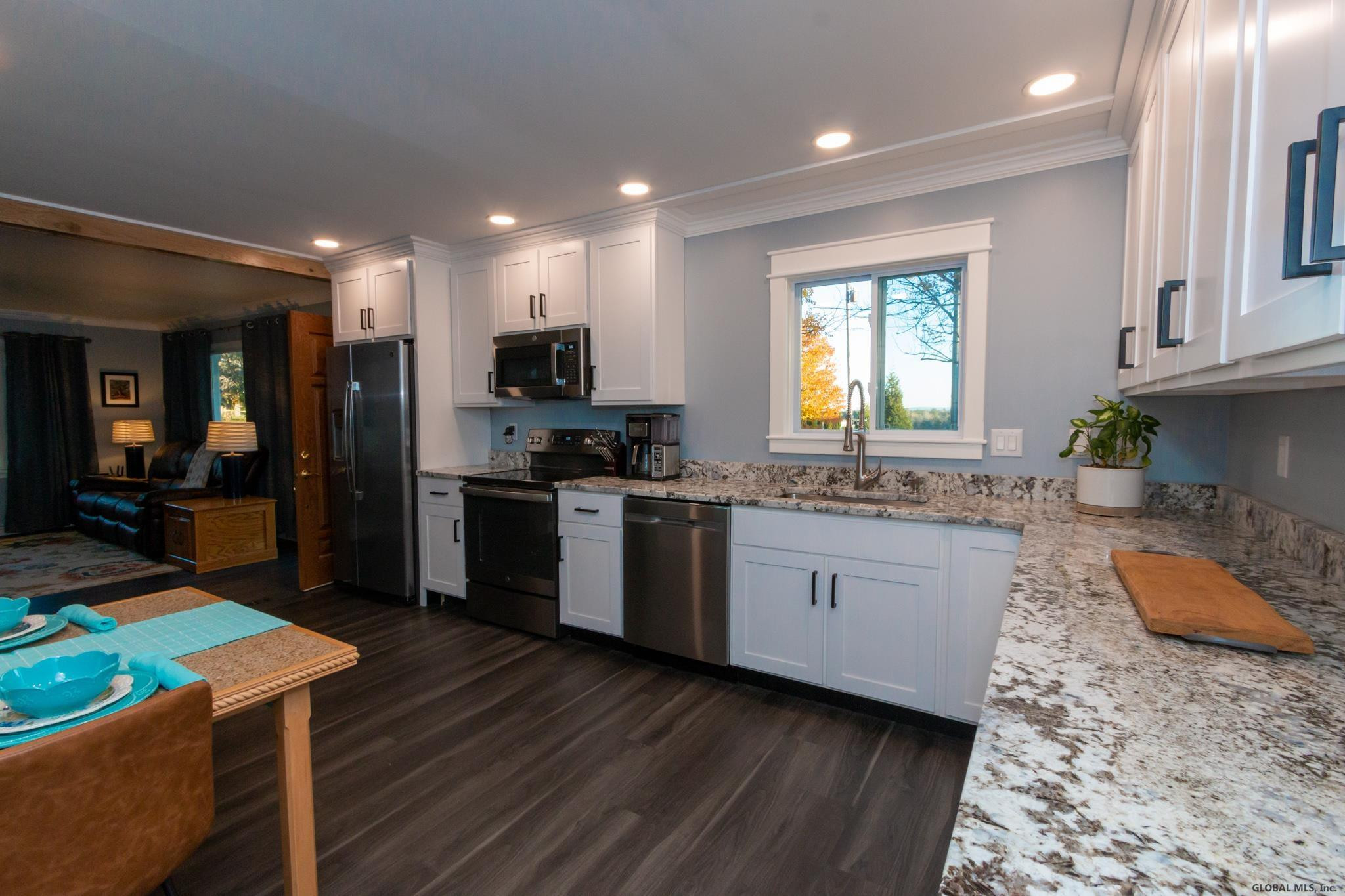 205 Ridge Road Amsterdam, NY 12010 - Photo 3 of 23 Photo 3