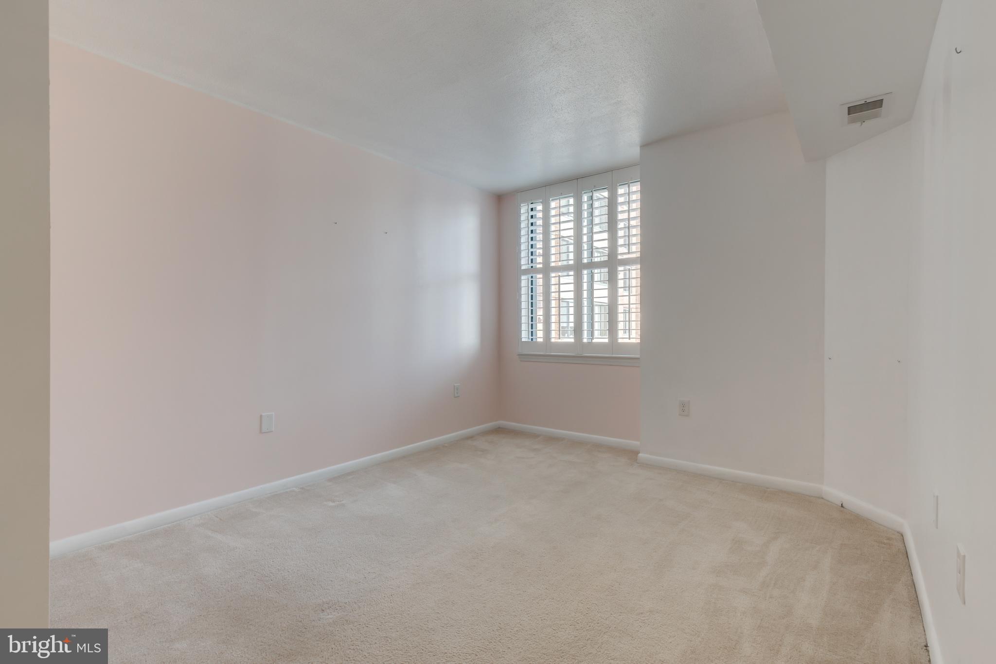 851 North Glebe Road, Unit 1020 Arlington, VA 22203 - Photo 30 of 52 Bedroom