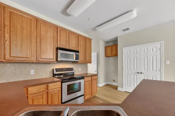 $349,000 | 248 Turnberry Lane, Lewisville, TX 75067
