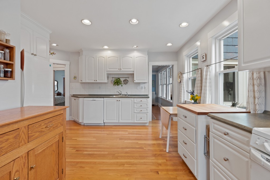 23 Clyde Road, Unit 23 Watertown, MA 02472 - Photo 16 of 30 Gallery Image 16