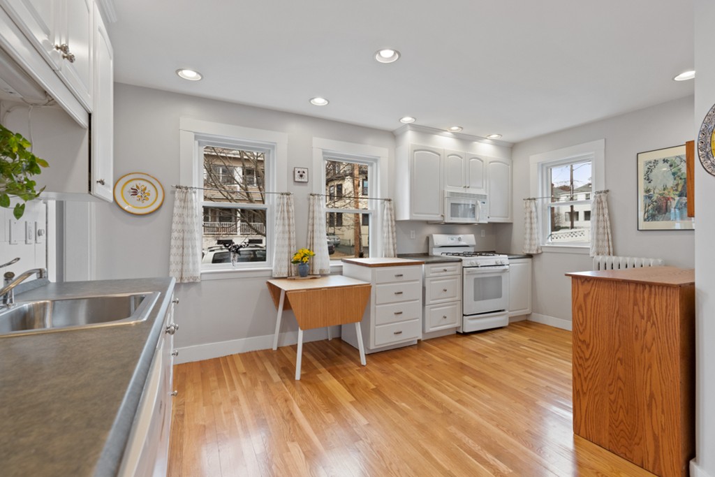 23 Clyde Road, Unit 23 Watertown, MA 02472 - Photo 18 of 30 Gallery Image 18