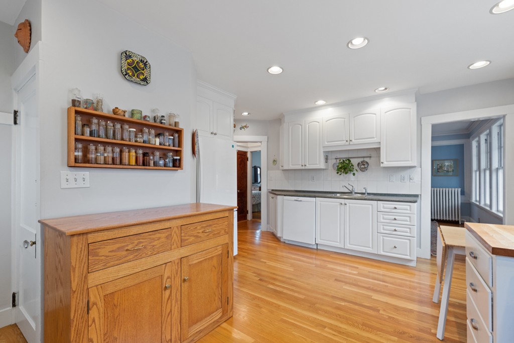23 Clyde Road, Unit 23 Watertown, MA 02472 - Photo 20 of 30 Gallery Image 20