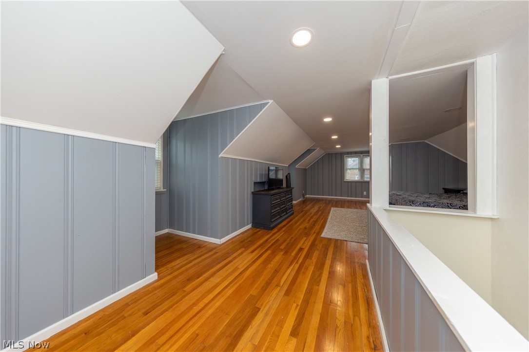 944 Richmond Road Cleveland, OH 44124 - Photo 20 of 32