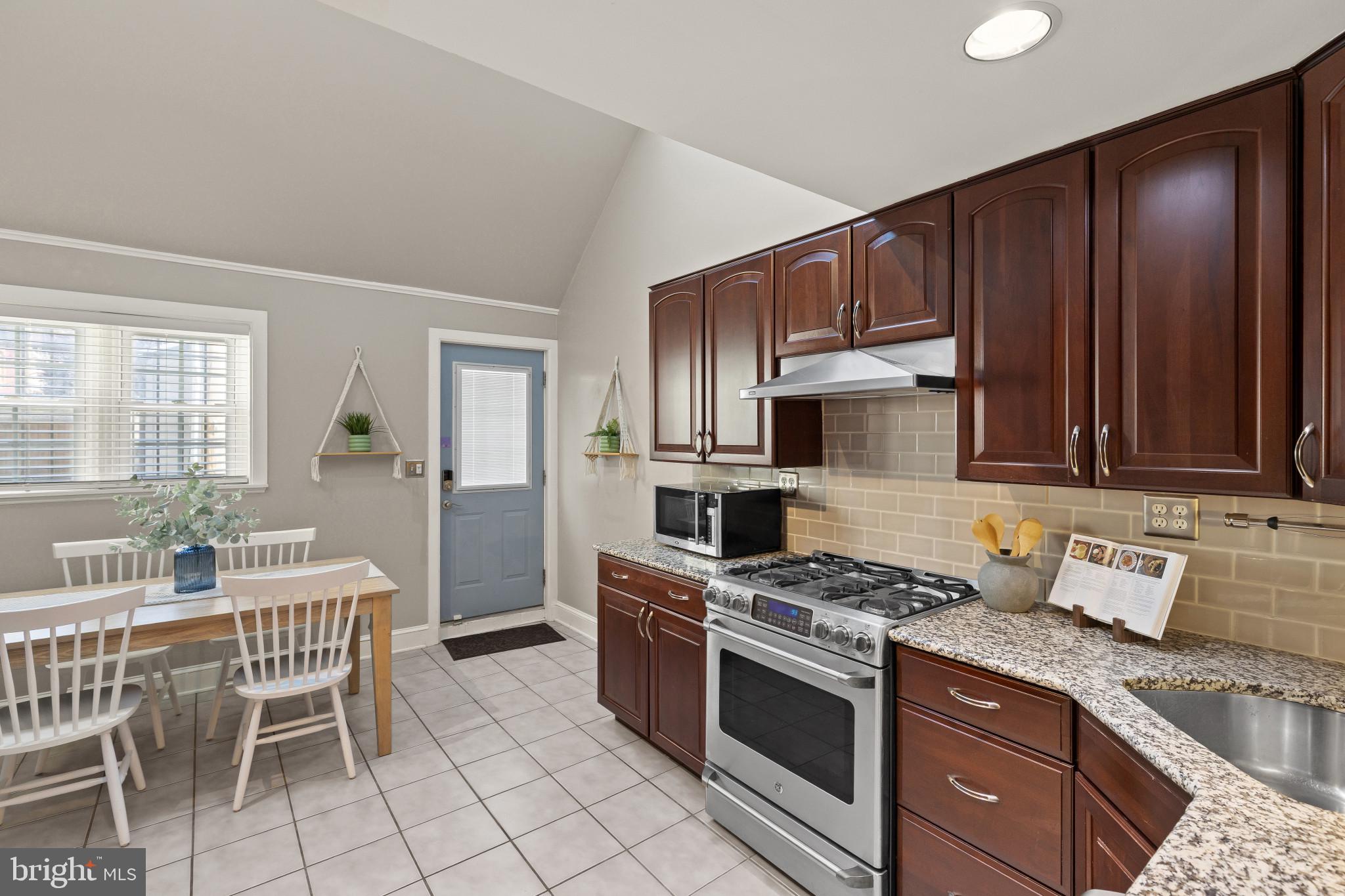 2930 Elliott Street Baltimore, MD 21224 - Photo 7 of 38