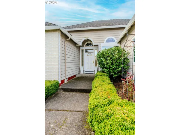 $530,000 | 16442 Southeast High Meadow Loop, Portland, OR 97236