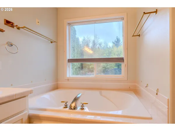 $530,000 | 16442 Southeast High Meadow Loop, Portland, OR 97236