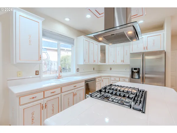 $530,000 | 16442 Southeast High Meadow Loop, Portland, OR 97236