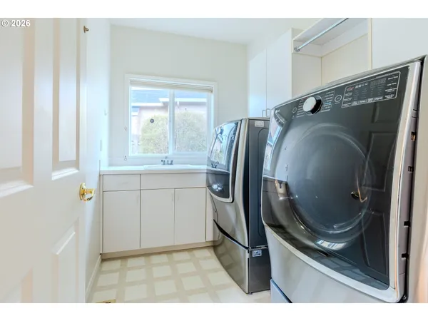 $530,000 | 16442 Southeast High Meadow Loop, Portland, OR 97236