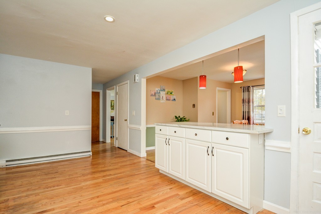 3 Oldham Road Westborough, MA 01581 - Photo 5 of 28 Gallery Image 5