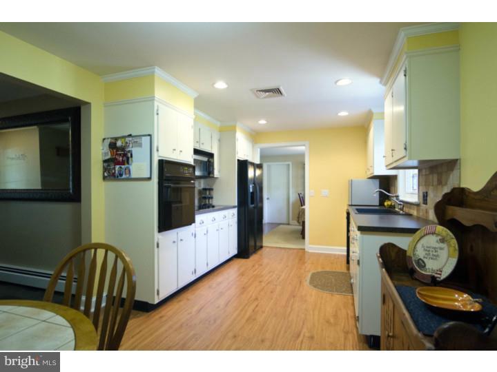 307 Cowpath Road Lansdale, PA 19446 - Photo 10 of 25 Kitchen