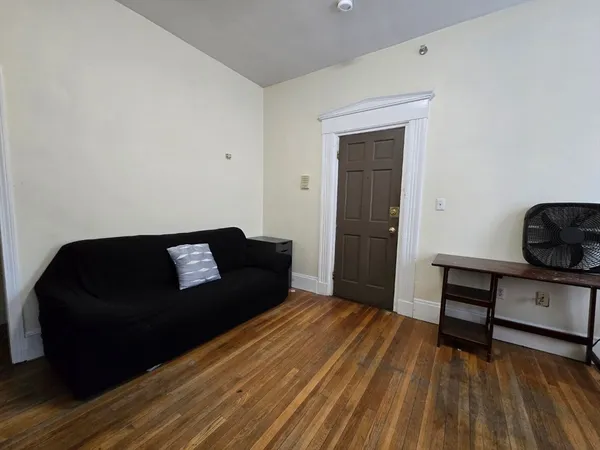 $1,250 | 6 Derne Street, Unit 6, Boston, MA 02114