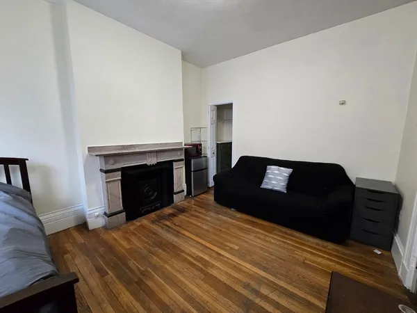 $1,250 | 6 Derne Street, Unit 6, Boston, MA 02114