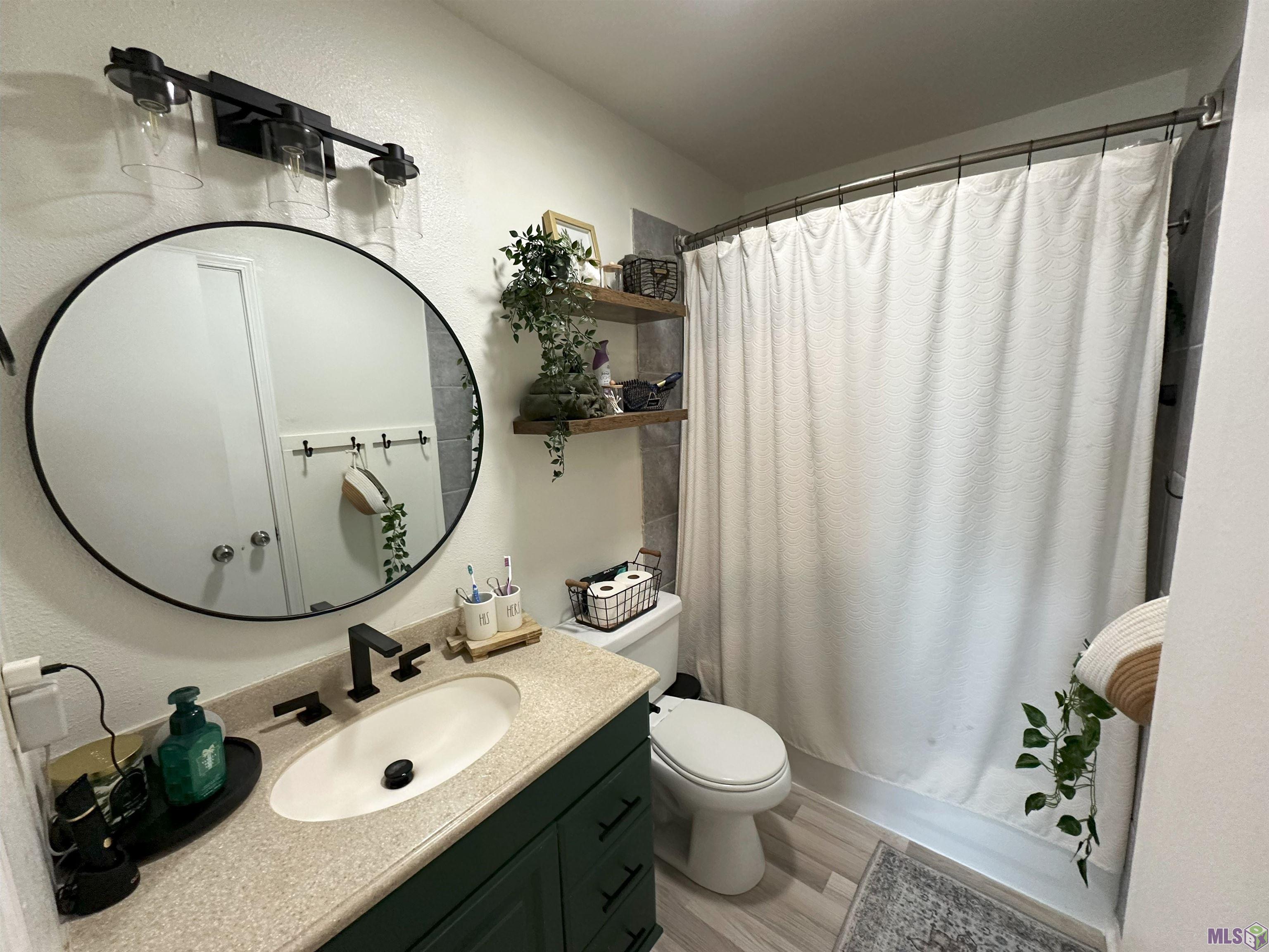 8732 Jefferson Highway Baton Rouge, LA 70809 - Photo 13 of 21 Primary Bathroom
