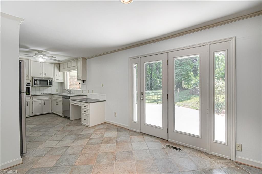 1404 Reynolda Road Winston-Salem, NC 27104 - Photo 7 of 28 Gallery Image 7