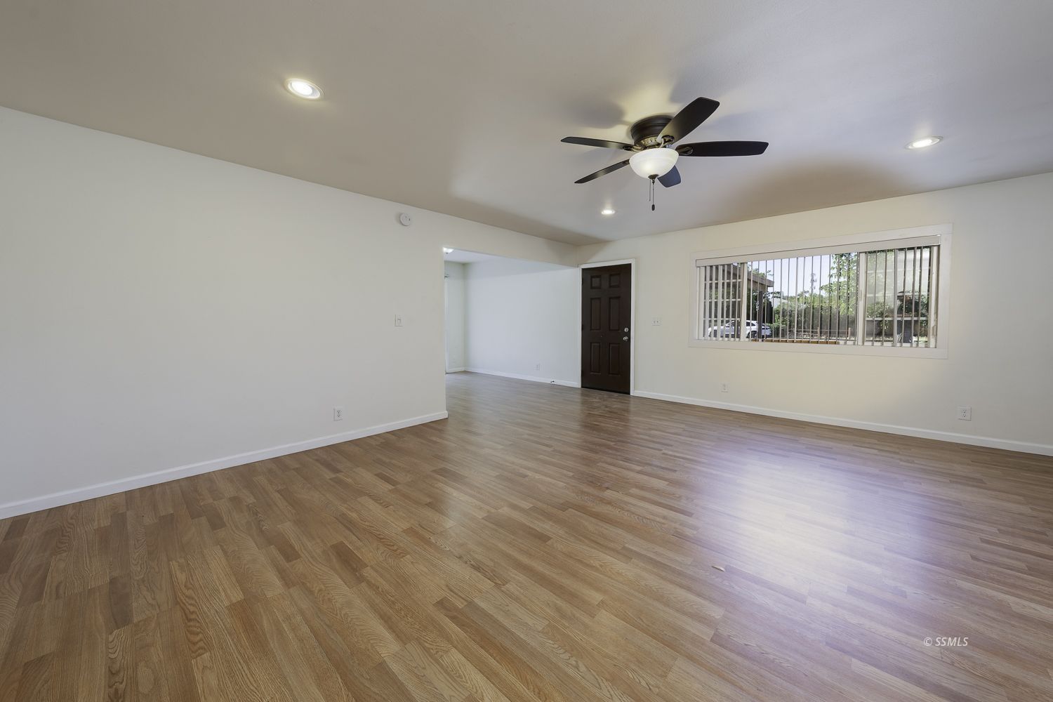 705 West Graaf Avenue Ridgecrest, CA 93555 - Photo 3 of 24