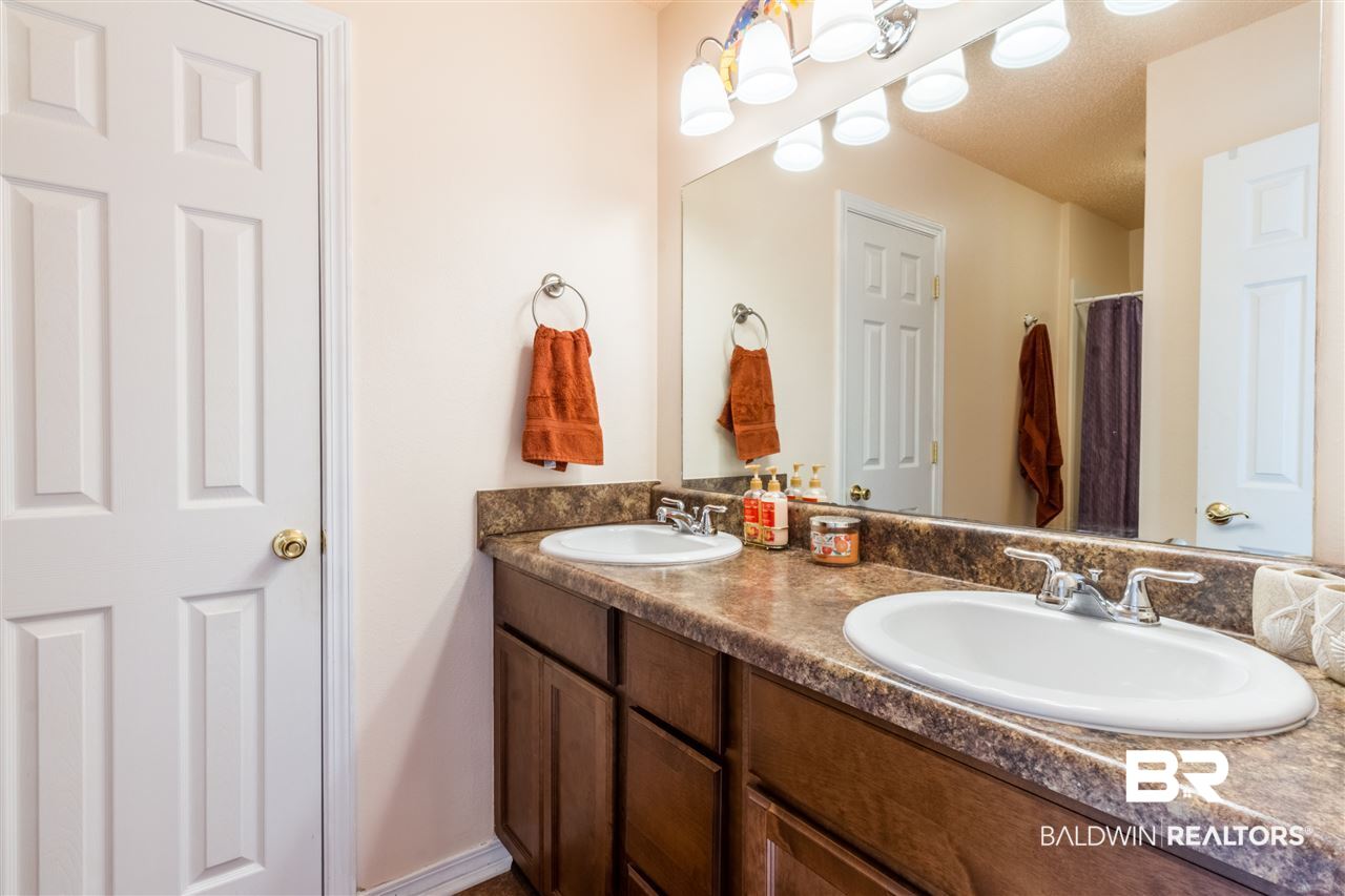 208 Myrtle Court Foley, AL 36535 - Photo 11 of 17
