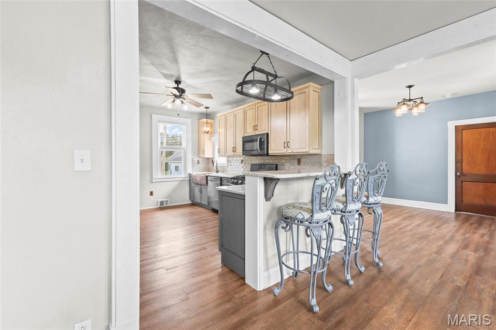4005 Reavis Barracks Road St. Louis, MO 63125 - Photo 7 of 60