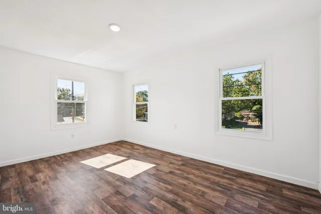 $329,900 | 315 South Main Street, Elmer, NJ 08318