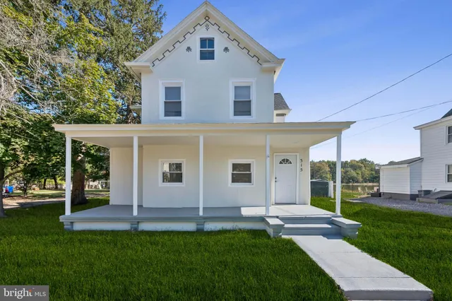 $329,900 | 315 South Main Street, Elmer, NJ 08318