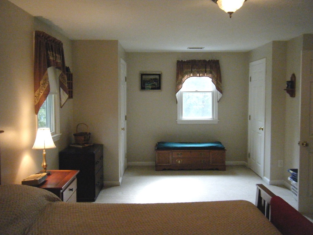 27 Thornton Road Mansfield, MA 02048 - Photo 11 of 20 Gallery Image 11