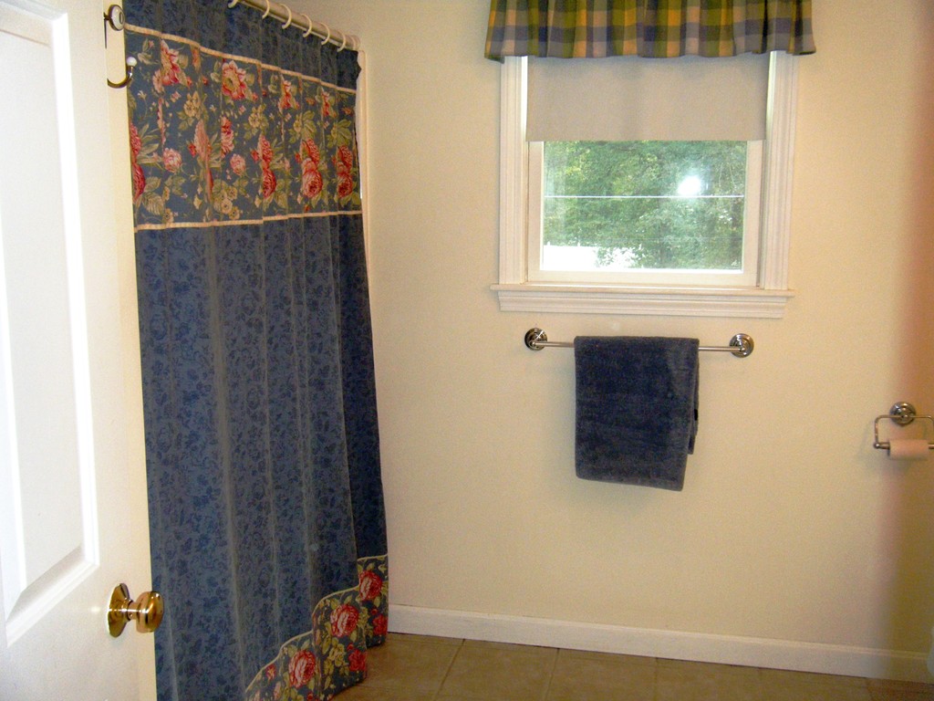 27 Thornton Road Mansfield, MA 02048 - Photo 16 of 20 Gallery Image 16