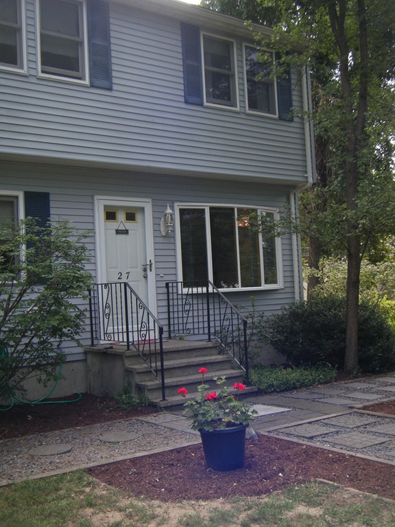 27 Thornton Road Mansfield, MA 02048 - Photo 19 of 20 Gallery Image 19