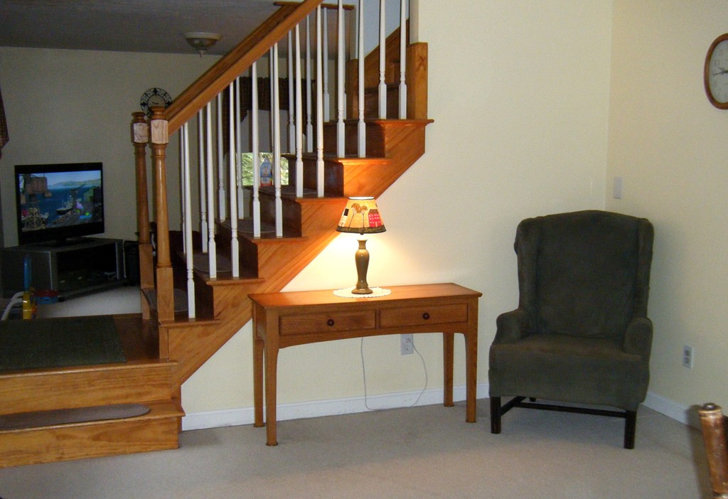 27 Thornton Road Mansfield, MA 02048 - Photo 2 of 20 Gallery Image 2
