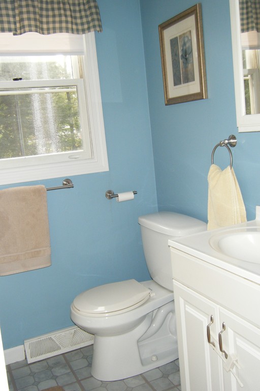 27 Thornton Road Mansfield, MA 02048 - Photo 9 of 20 Gallery Image 9