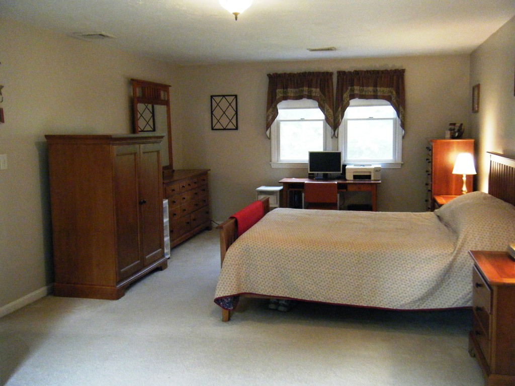 27 Thornton Road Mansfield, MA 02048 - Photo 10 of 20 Gallery Image 10