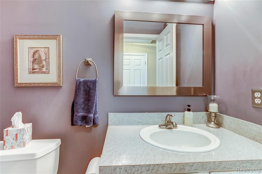 1781 South Shore Drive Rochester Hills, MI 48307 - Photo 19 of 40