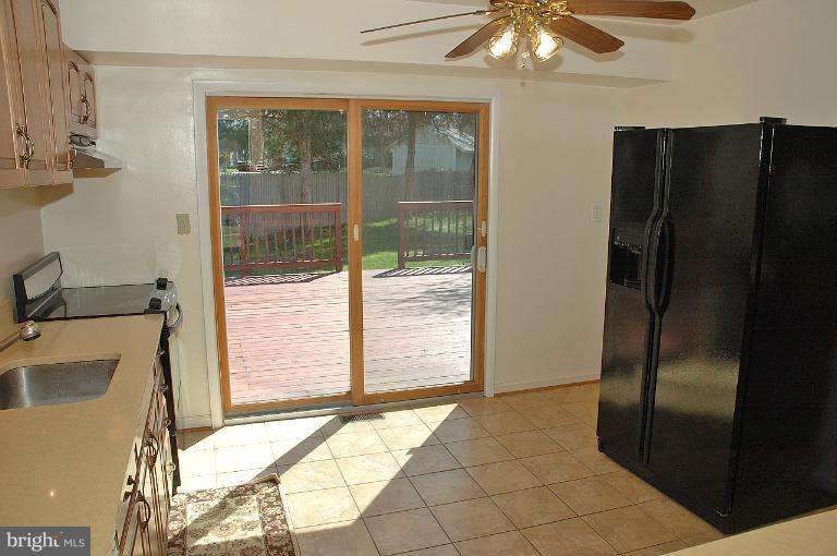4311 Merton Road Rockville, MD 20853 - Photo 2 of 10 Kitchen