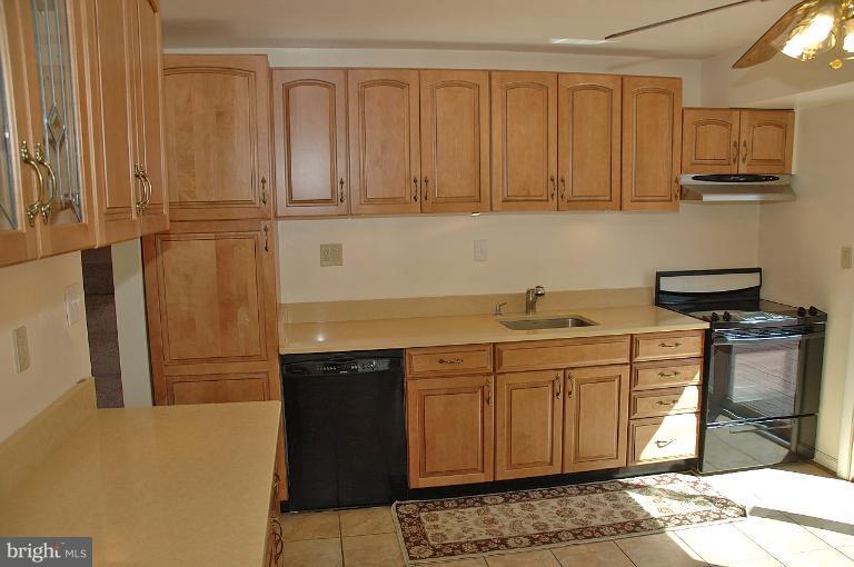 4311 Merton Road Rockville, MD 20853 - Photo 3 of 10 Kitchen