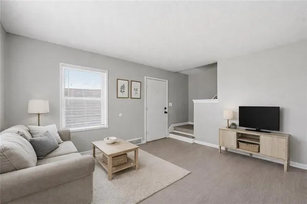 $200,000 | 801-803 Bannister Road, Kansas City, MO 64131