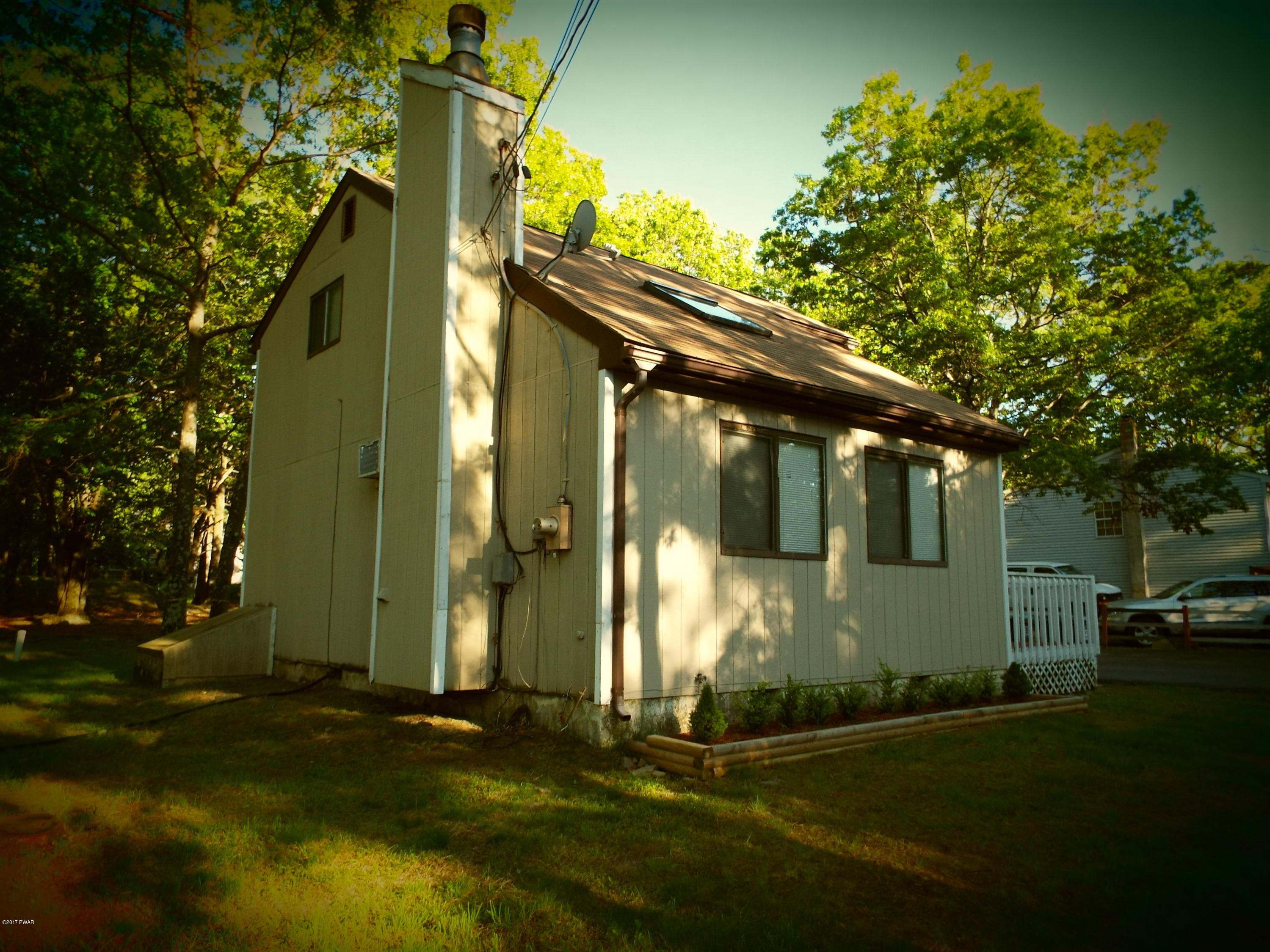 4559 Pine Ridge Drive West Bushkill, PA 18324 - Photo 3 of 16