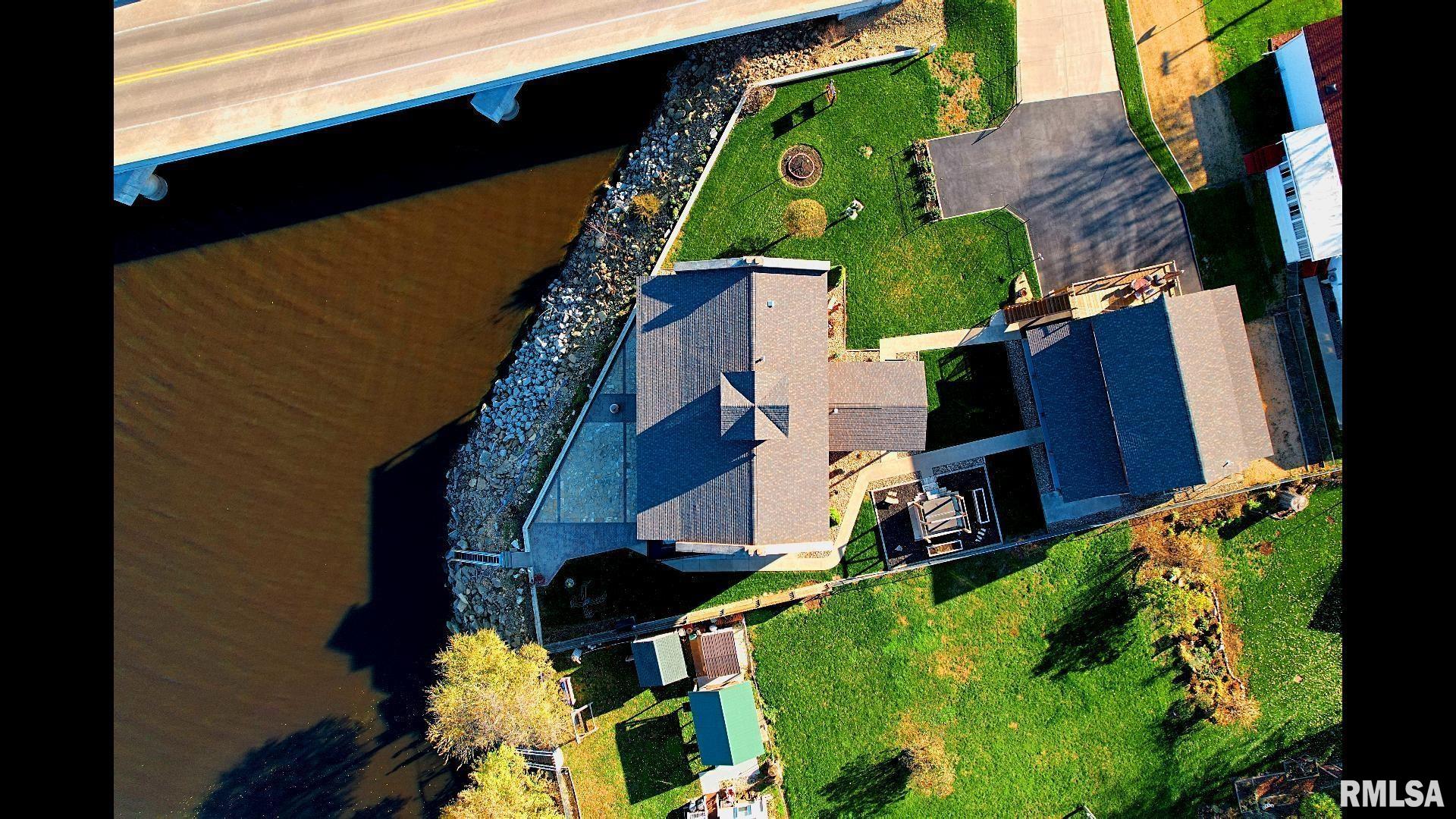 108 Broad Street Sabula, IA 52070 - Photo 3 of 89