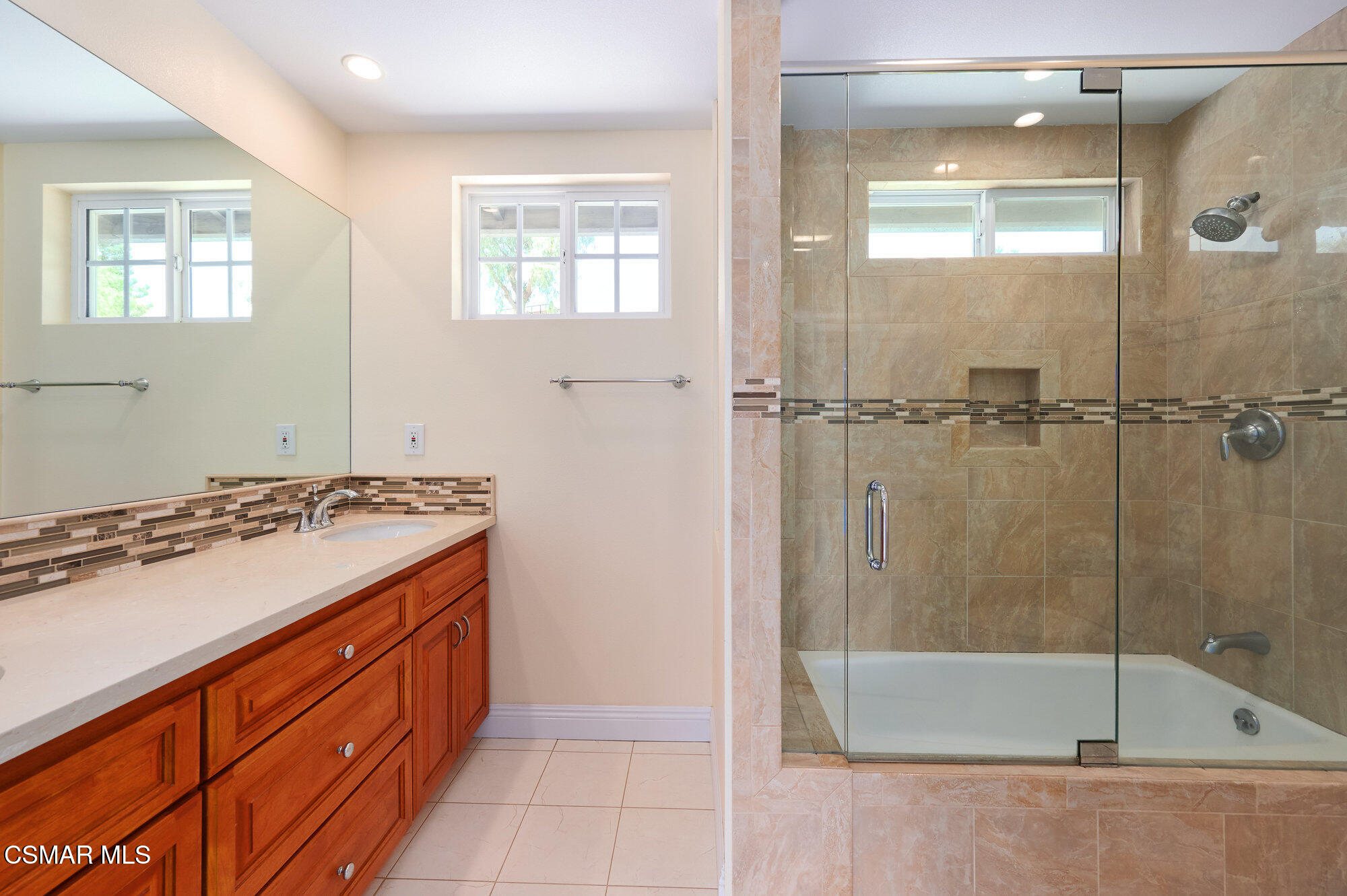 2083 Booth Street Simi Valley, CA 93065 - Photo 21 of 41 040_2083_booth_street_040