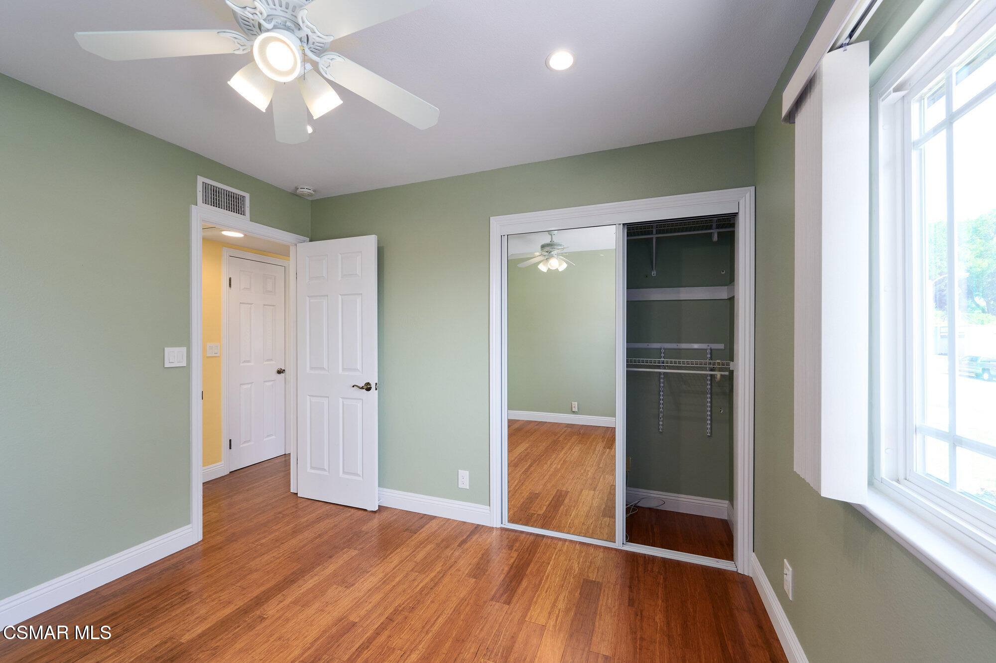 2083 Booth Street Simi Valley, CA 93065 - Photo 27 of 41 047_2083_booth_street_047