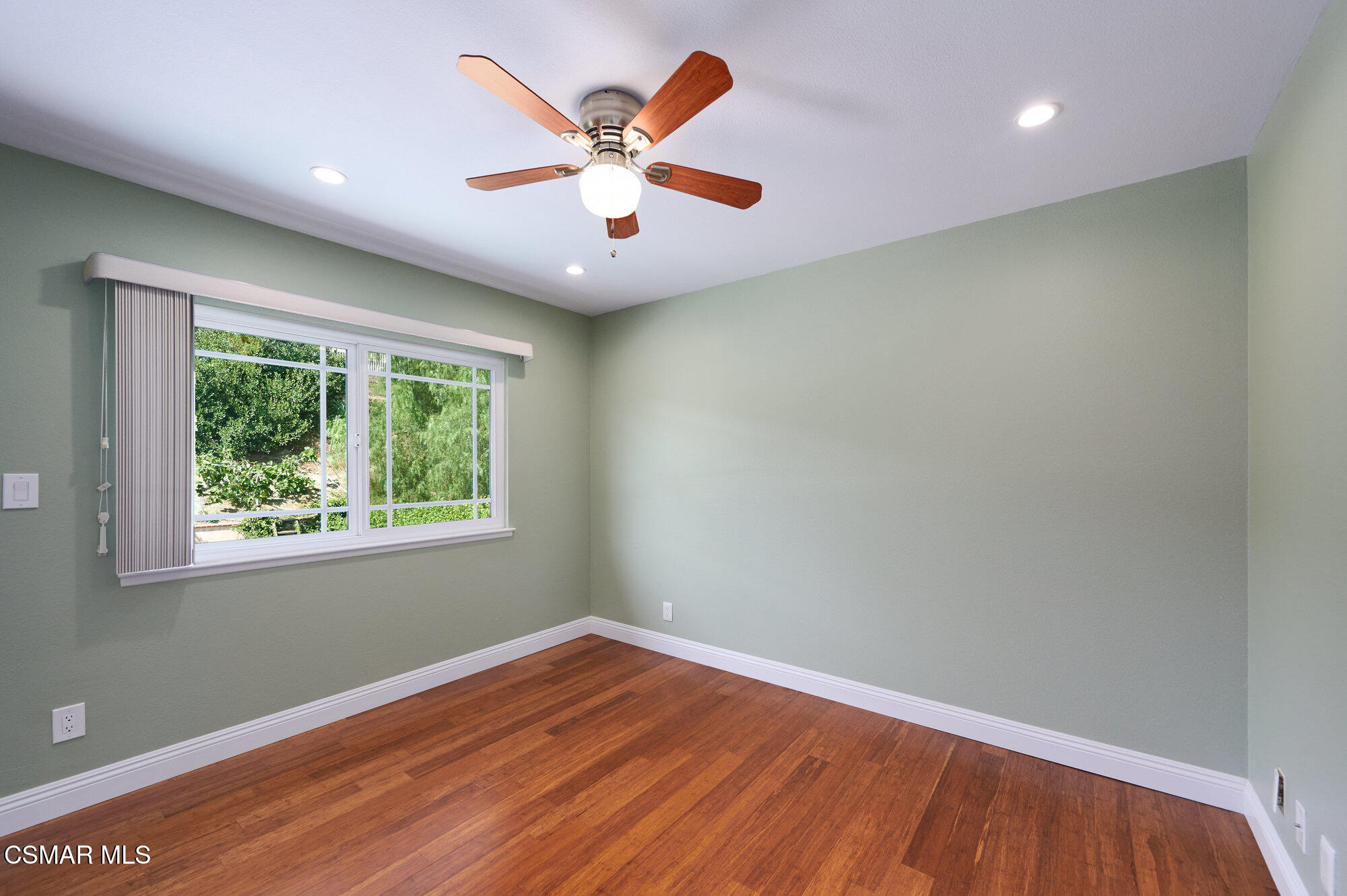2083 Booth Street Simi Valley, CA 93065 - Photo 28 of 41 048_2083_booth_street_048