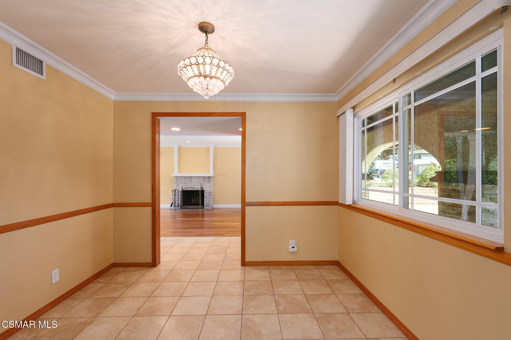 2083 Booth Street Simi Valley, CA 93065 - Photo 6 of 41 016_2083_booth_street_016