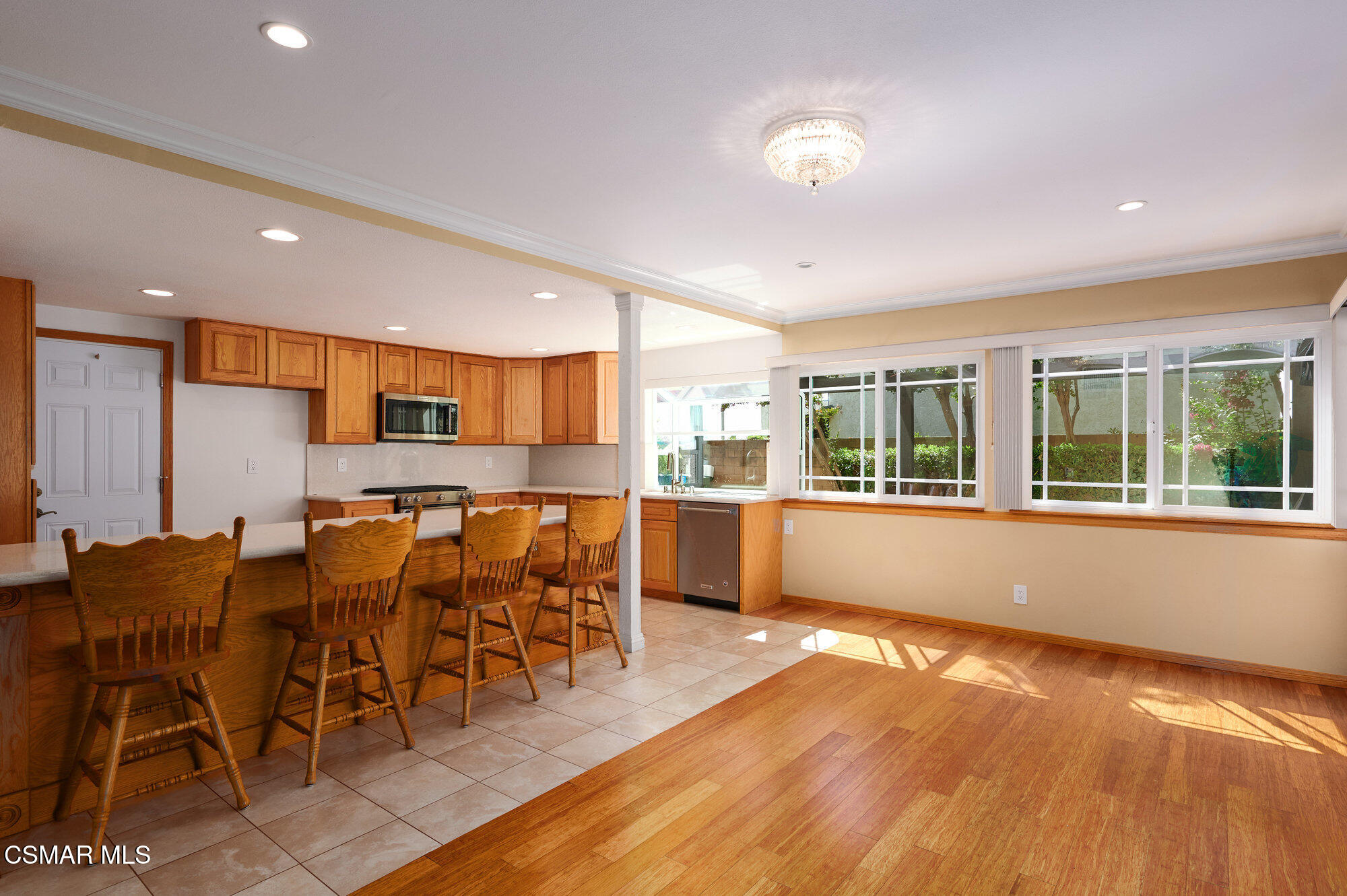 2083 Booth Street Simi Valley, CA 93065 - Photo 10 of 41 023_2083_booth_street_023