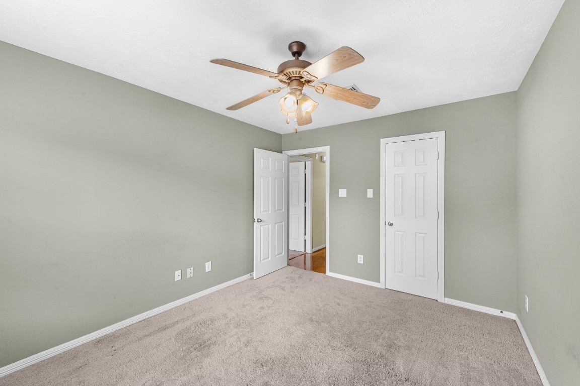 5228 Larkin Street Houston, TX 77007 - Photo 23 of 29 a view of a chandelier fan in a room