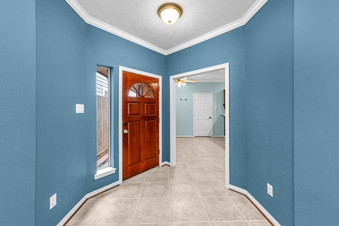 5228 Larkin Street Houston, TX 77007 - Photo 5 of 29 wooden floor and window in a room