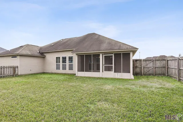 $229,000 | 9277 Yellow Fin Drive, Denham Springs, LA 70726