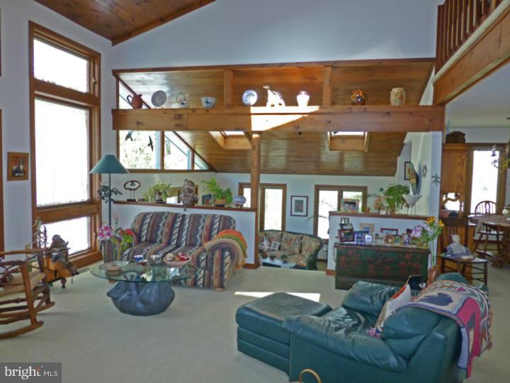 167 Mail Rte Road Sinking Spring, PA 19608 - Photo 13 of 25 Living Room