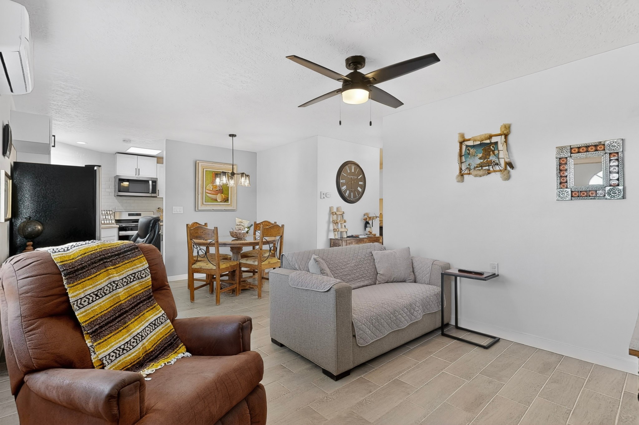 32 Lucero Road, Unit AB Santa Fe, NM 87508 - Photo 30 of 40 Casita Living room