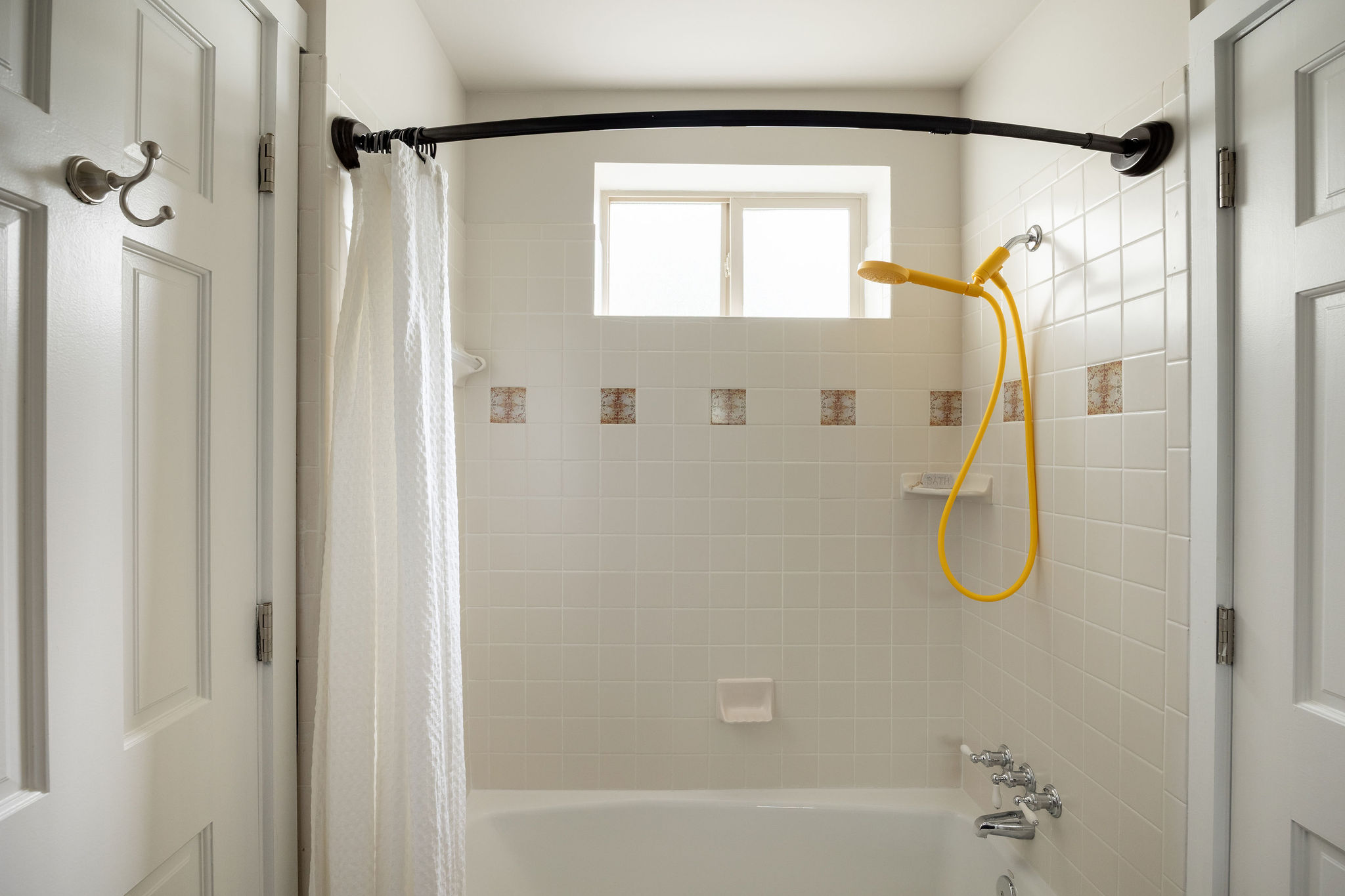 5203 Buffalo Pass Austin, TX 78745 - Photo 25 of 38 a bathroom with a shower and a tub
