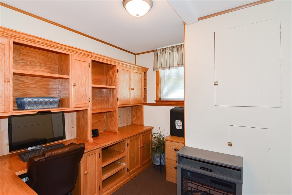 100 Cutler Road Warren, MA 01083 - Photo 34 of 42 a room with furniture and window