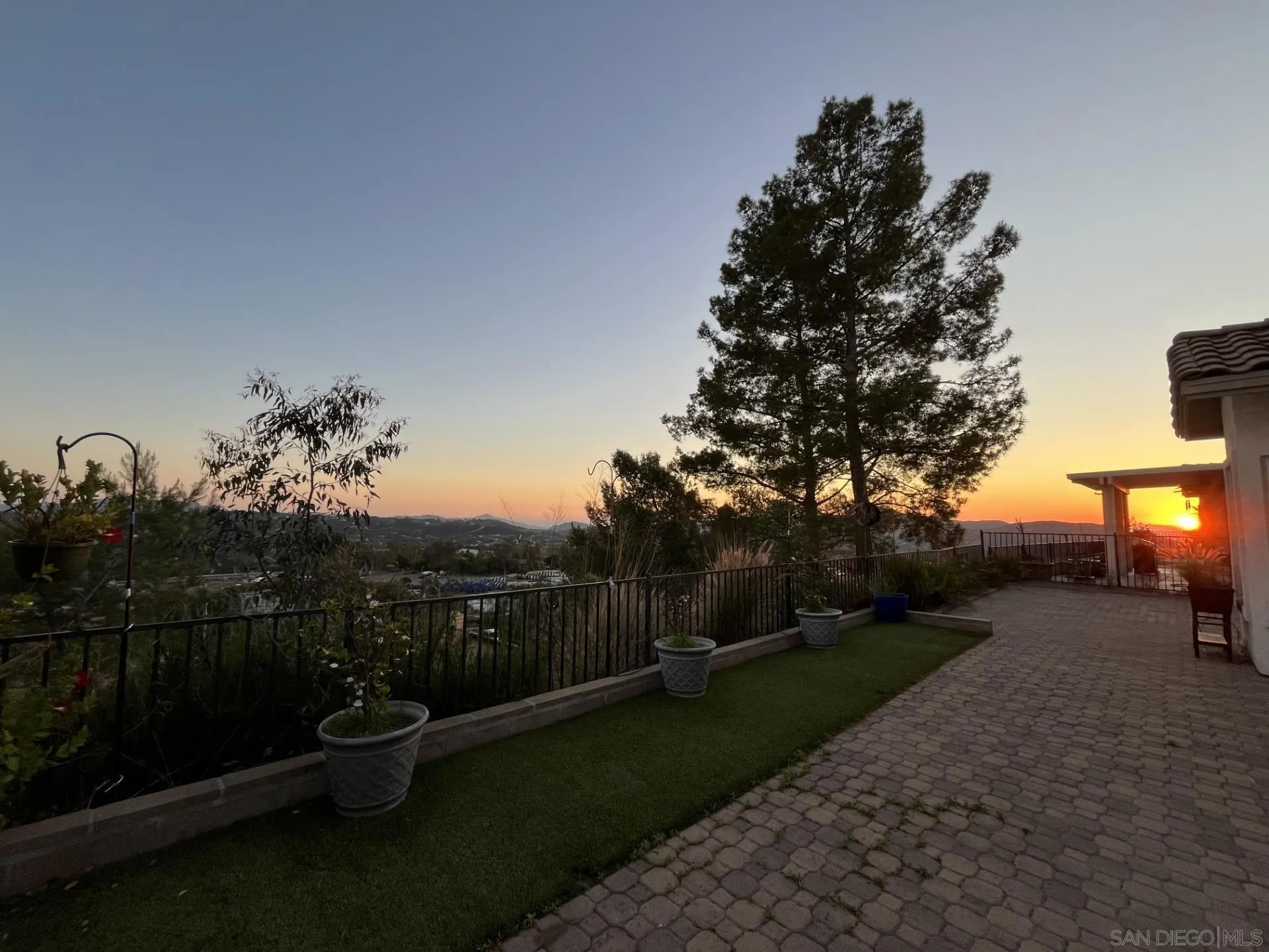 2334 Columbine Road Alpine, CA 91901 - Photo 24 of 42 a view of a backyard