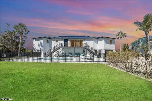 $1,399,000 | 1720 Middle Gulf Drive, Sanibel, FL 33957